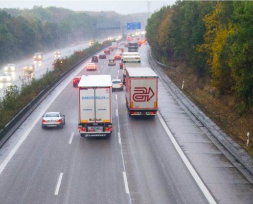 Lebensgefahr durch herabfallene Eisplatten